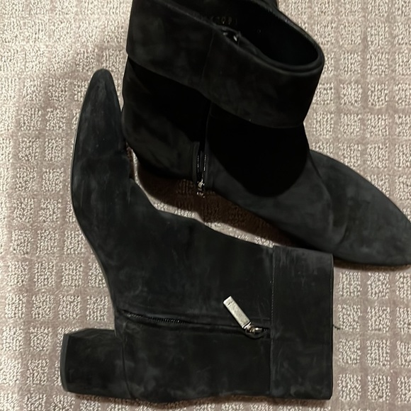 Saint Laurent Black Booties - Picture 5 of 7